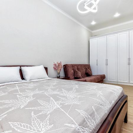 Business Class Residential Complex Expo Boulevard 阿斯坦纳 外观 照片